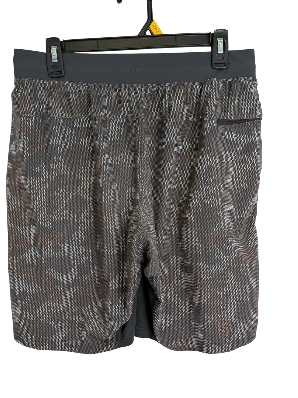 Lululemon Athletica Men's Gray & Brown Patterned Athletic Shorts Size Medium